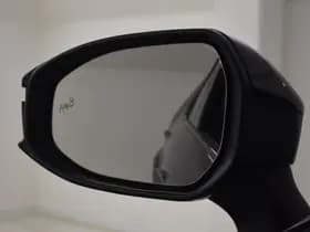 Toyota C-HR thumbnail 27