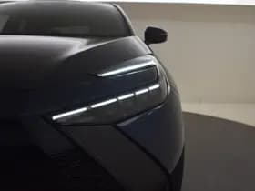 Toyota C-HR thumbnail 28
