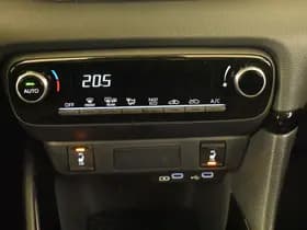 Toyota Yaris thumbnail 13