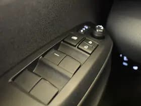 Toyota Yaris thumbnail 28