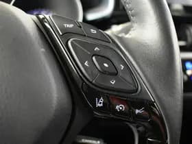 Toyota C-HR thumbnail 18