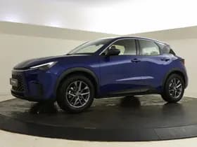 Lexus LBX thumbnail 2