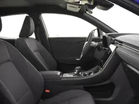 Lexus LBX thumbnail 3