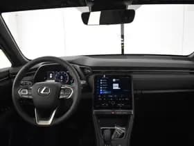 Lexus LBX thumbnail 4