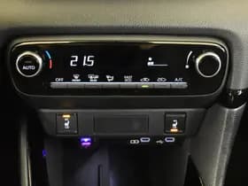 Toyota Yaris thumbnail 21