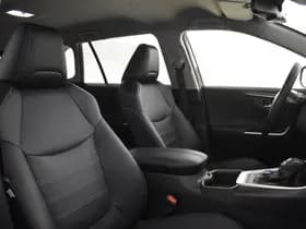 Toyota RAV4 thumbnail 3