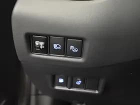 Toyota C-HR thumbnail 18