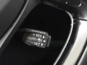 Toyota C-HR thumbnail 23