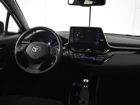 Toyota C-HR thumbnail 4