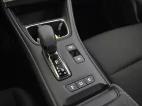 Lexus LBX thumbnail 12