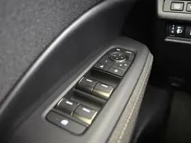 Lexus LBX thumbnail 22