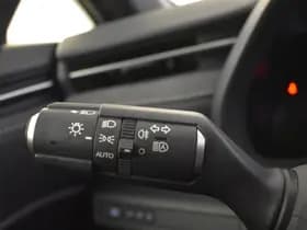 Lexus LBX thumbnail 28