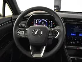 Lexus LBX thumbnail 9