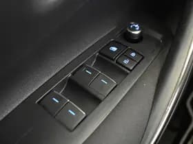Toyota Corolla thumbnail 25