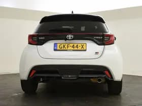 Toyota Yaris thumbnail 8