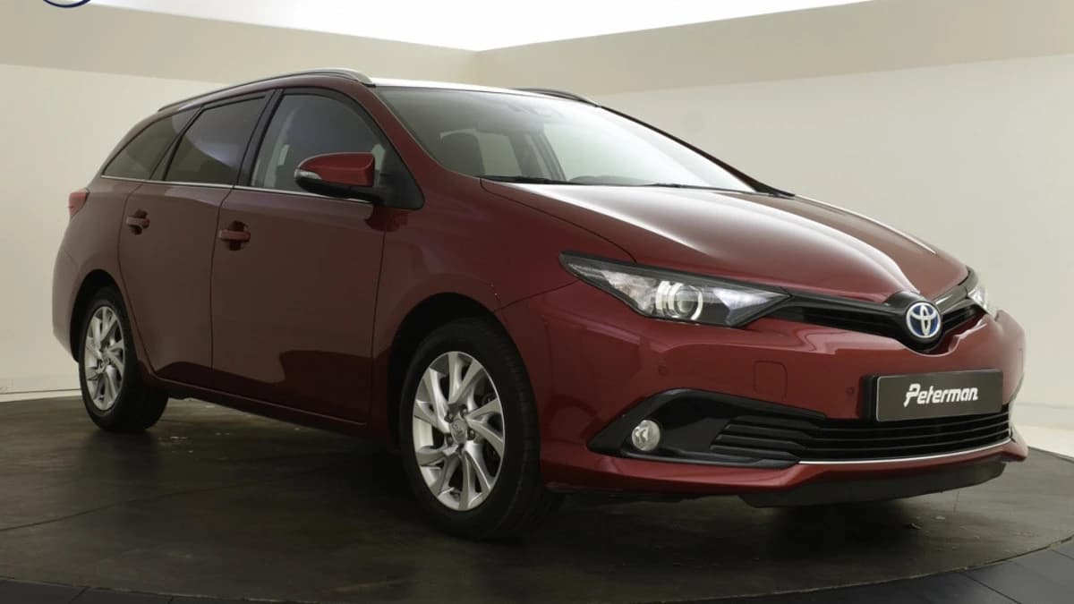 Toyota Auris — foto 1