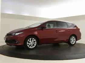 Toyota Auris thumbnail 2