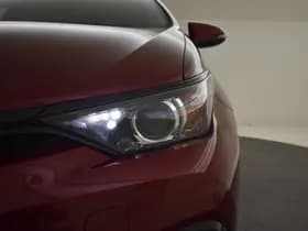 Toyota Auris thumbnail 16