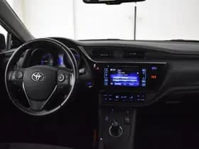 Toyota Auris thumbnail 4