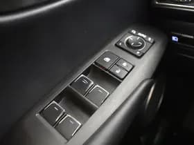 Lexus NX thumbnail 25