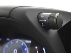 Lexus UX thumbnail 18