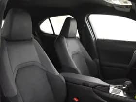 Lexus UX thumbnail 3