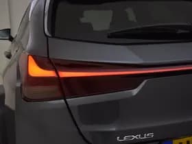 Lexus UX thumbnail 30