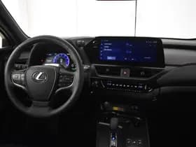 Lexus UX thumbnail 4
