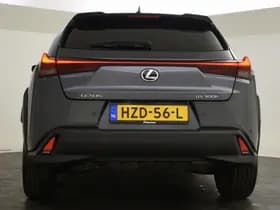 Lexus UX thumbnail 8