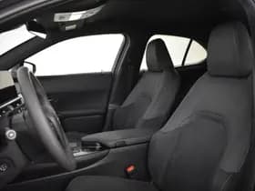 Lexus UX thumbnail 9
