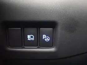 Toyota C-HR thumbnail 15