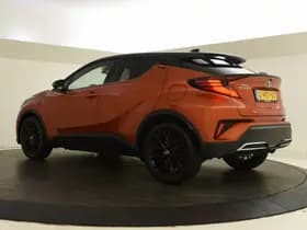 Toyota C-HR thumbnail 6
