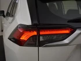 Toyota RAV4 thumbnail 18