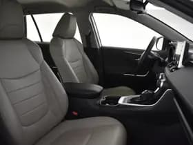 Toyota RAV4 thumbnail 3