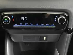 Toyota Yaris thumbnail 22