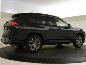 Toyota RAV4 thumbnail 2