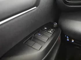 Toyota Yaris thumbnail 25