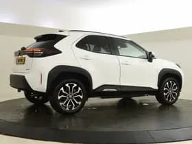 Toyota Yaris Cross thumbnail 2