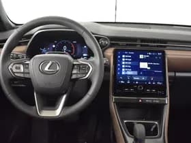 Lexus LBX thumbnail 4