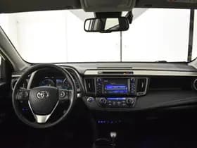 Toyota RAV4 thumbnail 3