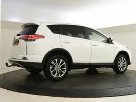 Toyota RAV4 thumbnail 5