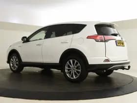 Toyota RAV4 thumbnail 6