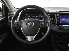 Toyota RAV4 thumbnail 9