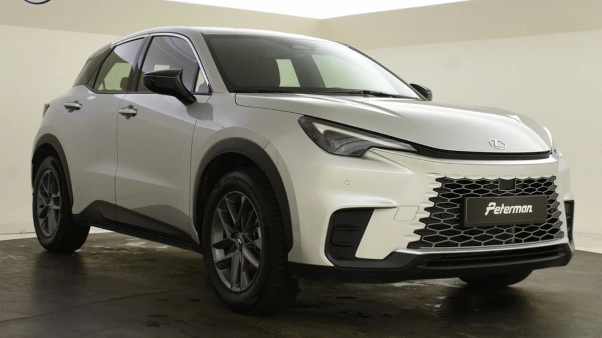 Lexus LBX — foto 1