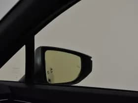 Lexus LBX thumbnail 36