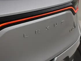 Lexus LBX thumbnail 38