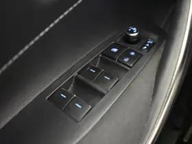Toyota Corolla thumbnail 24