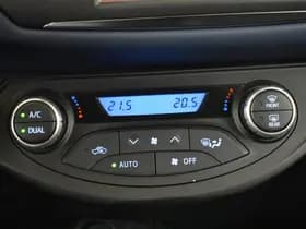 Toyota Yaris thumbnail 13
