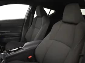 Toyota C-HR thumbnail 11