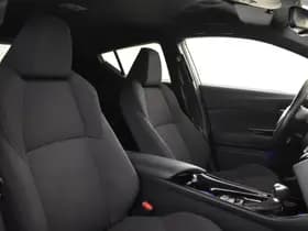 Toyota C-HR thumbnail 3